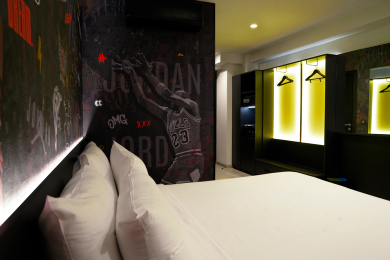 So City Hotel