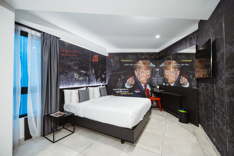 So City Hotel