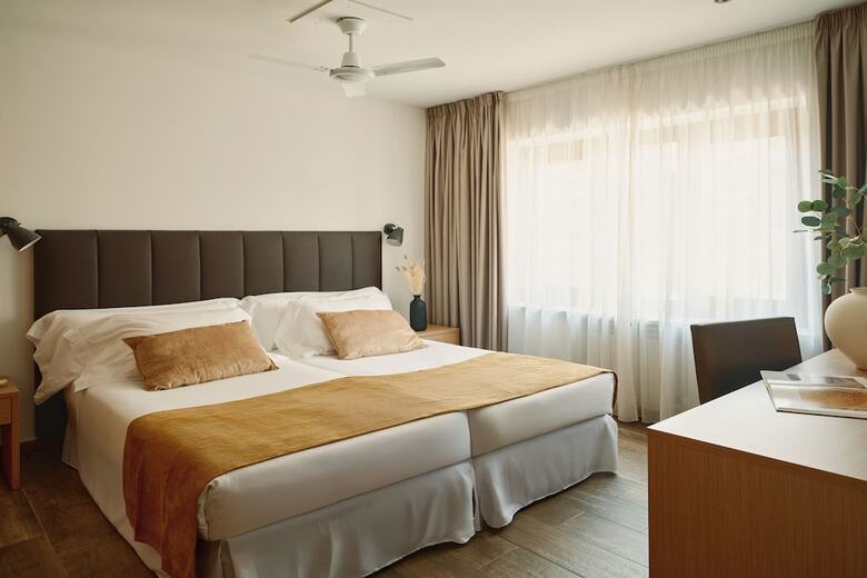 Hostal Hotel Met Pamplona