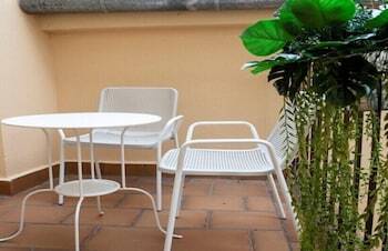 Hostal Vizcainos Home Away