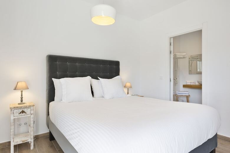 Hotel Masia Can Rovira