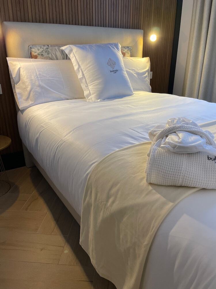 Hotel Bubaqia House