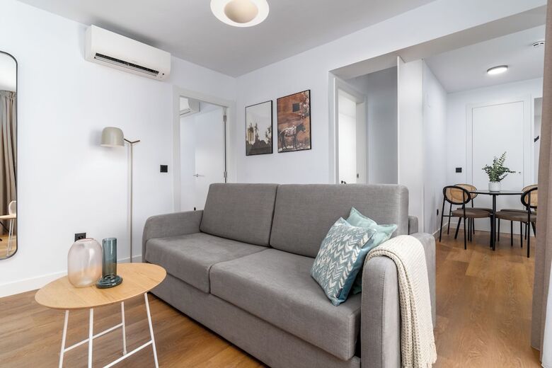 Aparthotel Limehome Oviedo Calle Postigo Bajo