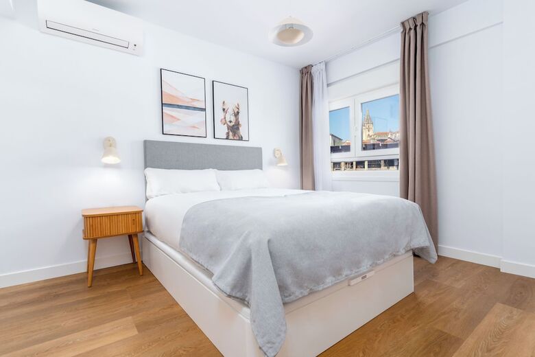 Aparthotel Limehome Oviedo Calle Postigo Bajo