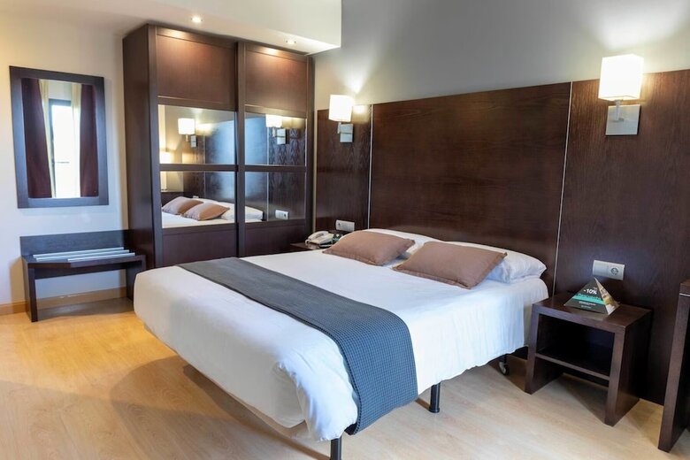 Hotel Carde�a By Gaiarooms