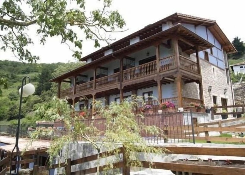 Aparthotel Viviendas Rurales Pe�a Sagra
