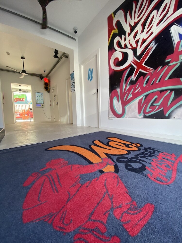 Hostal We Street Hostel - Albergue Juvenil