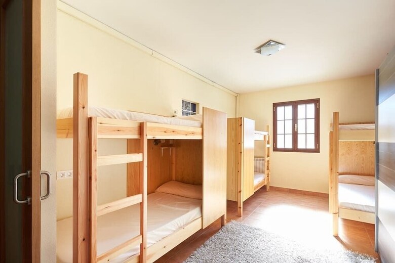 Hostal Alojamientos Ac� Y All� - Hostel