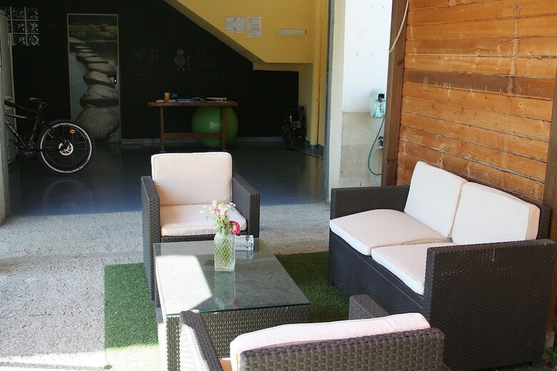 Hostal Alojamientos Ac� Y All� - Hostel