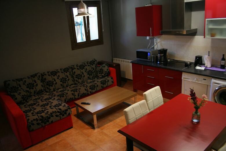 Hostal Alojamientos Ac� Y All� - Hostel