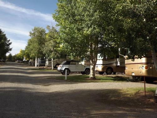 Gunnison Lakeside Cabins & Rv Park