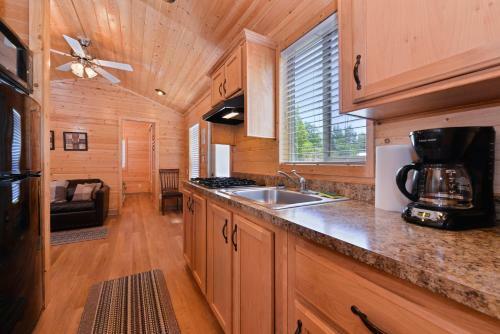 Gunnison Lakeside Cabins & Rv Park