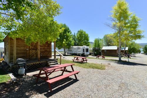 Gunnison Lakeside Cabins & Rv Park
