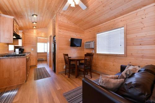 Gunnison Lakeside Cabins & Rv Park