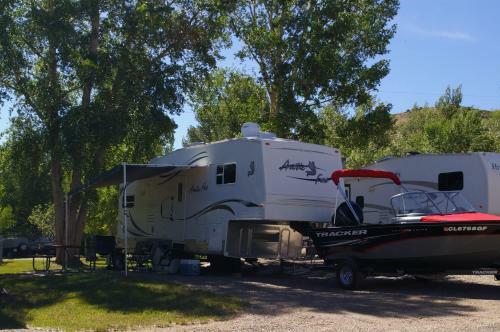 Gunnison Lakeside Cabins & Rv Park