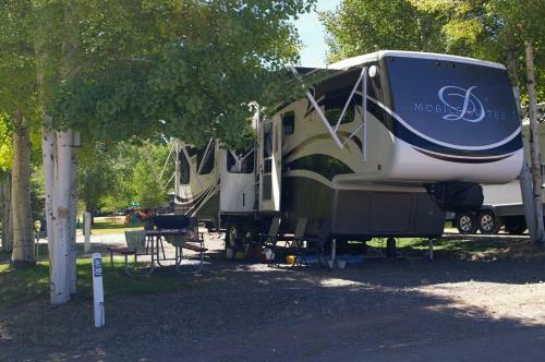 Gunnison Lakeside Cabins & Rv Park