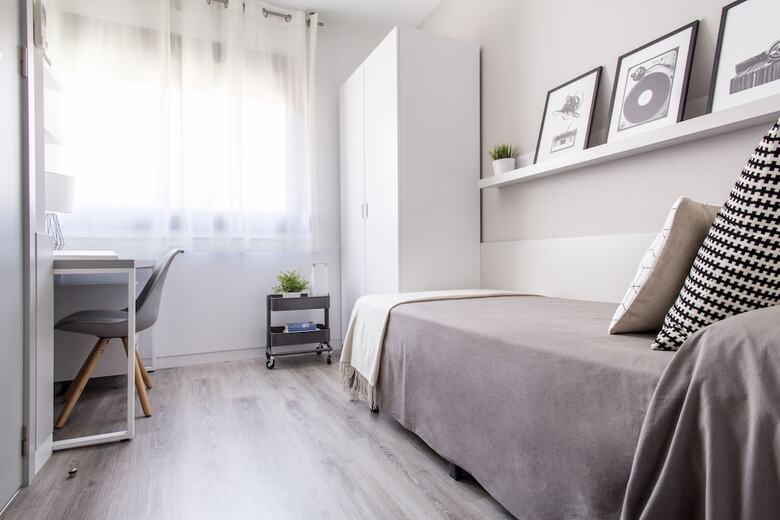 Hostal Residencia Universitaria Resa Barcelona Diagonal - Campus Accomodation