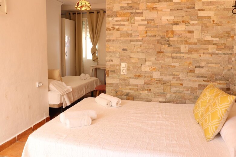 Hotel Hostal La Paloma II
