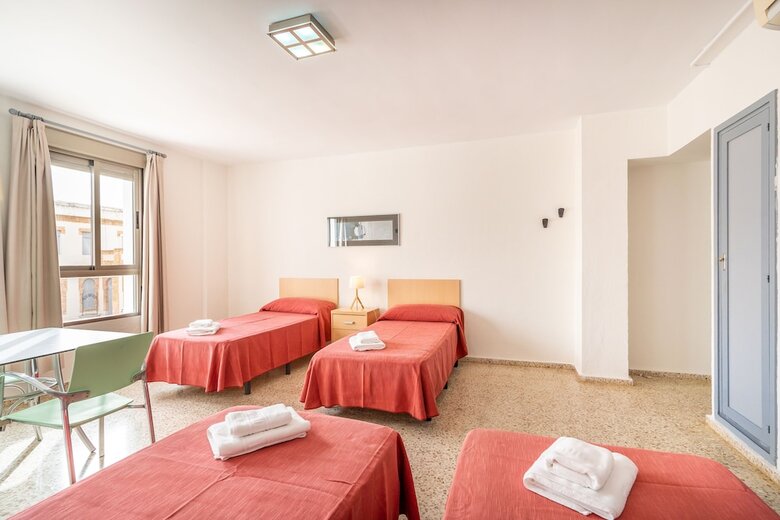 Hostal Albergue Inturjoven Chipiona - Hostel