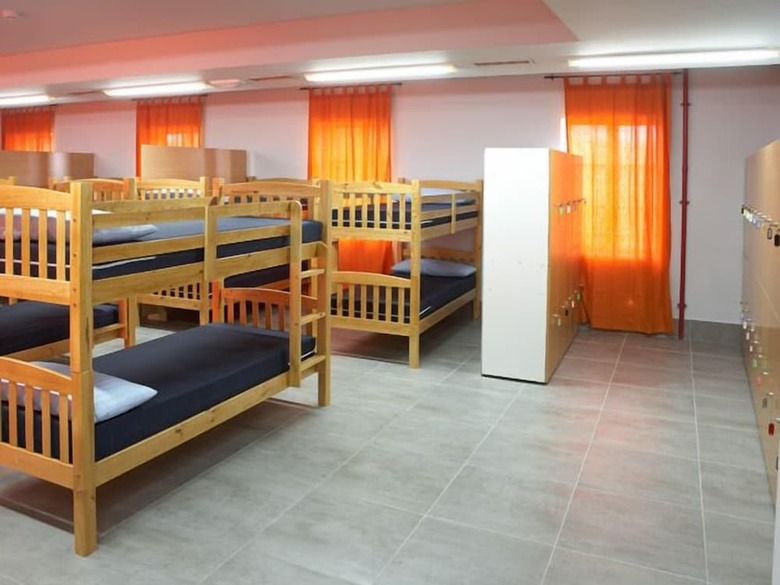 Hostal Albergue Monasterio De La Magdalena - Hostel