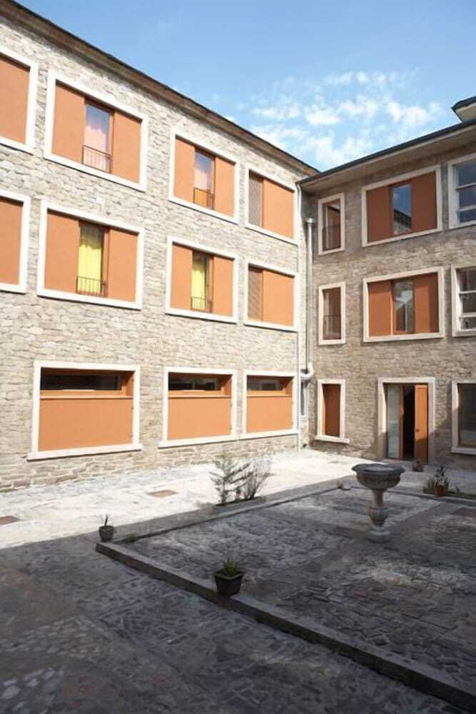Hostal Albergue Monasterio De La Magdalena - Hostel