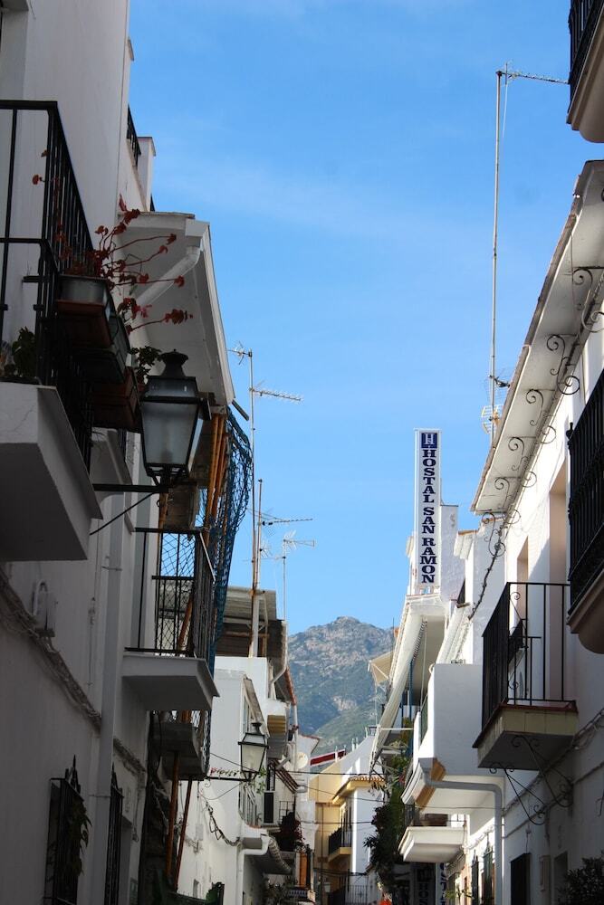 Hostal Tak Boutique Marbella Old Town With Parking