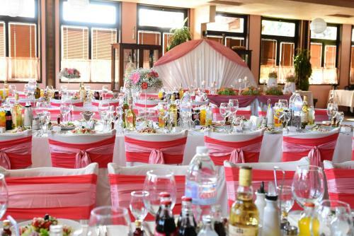 Hotel Complex Praveshki Hanove
