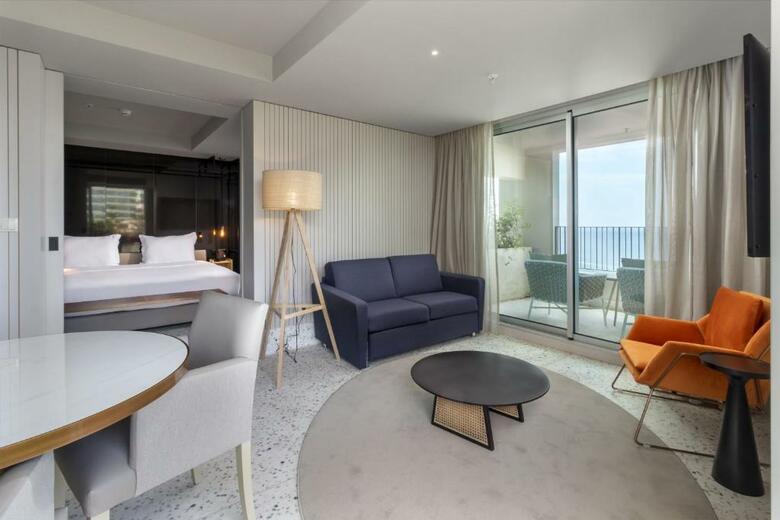 Hotel Next By Savoy Signature
