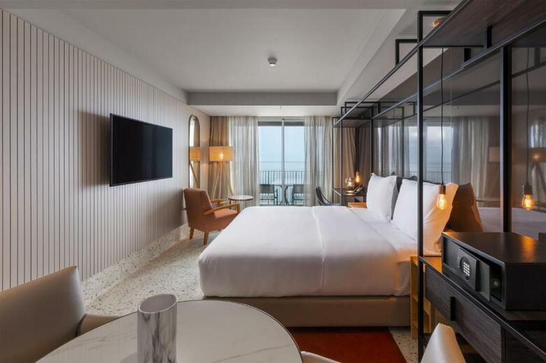 Hotel Next By Savoy Signature