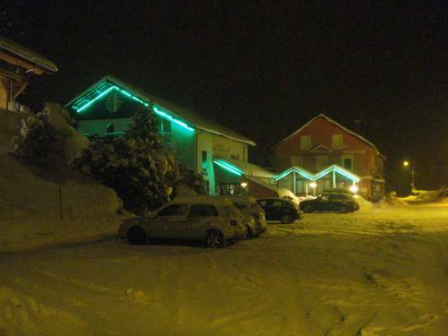 Hotel H�tel Les Chatelmin�s