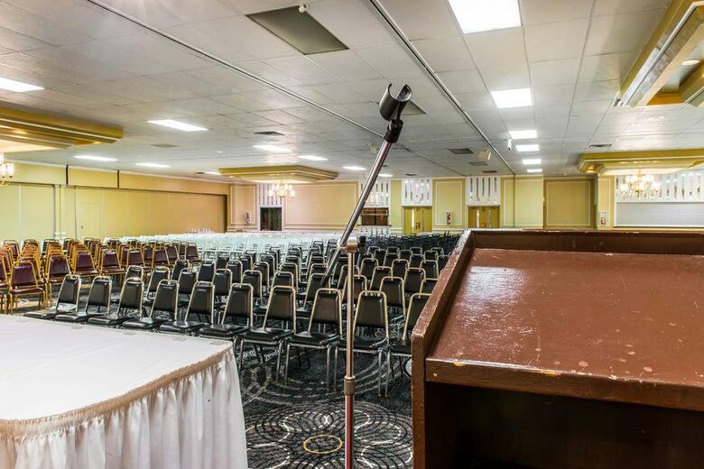 Clarion Hotel New Kensington