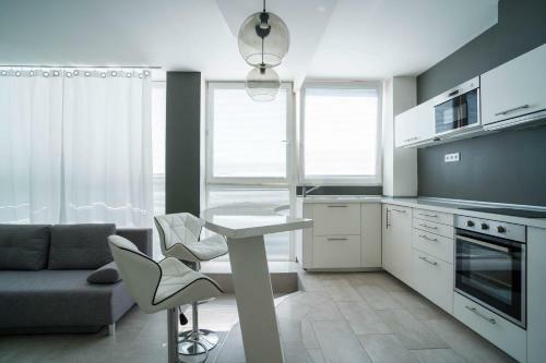 Apartments Kope?n� With Parking
