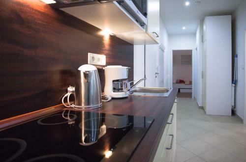 Apartments Kope?n� With Parking