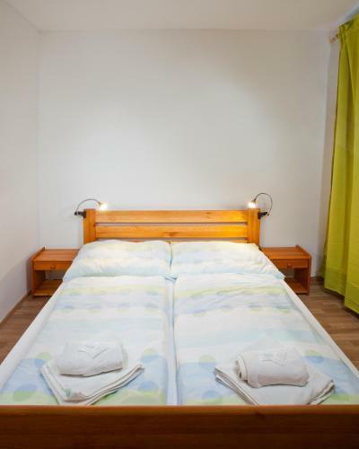 Apartments Kope?n� With Parking