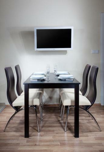 Apartments Kope?n� With Parking