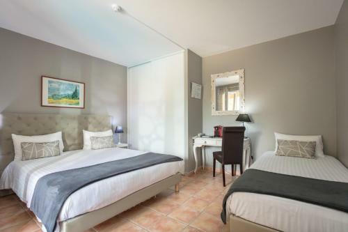 Hotel H�tel Le Saint-geni�s