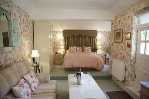 The Country Cottage Hotel