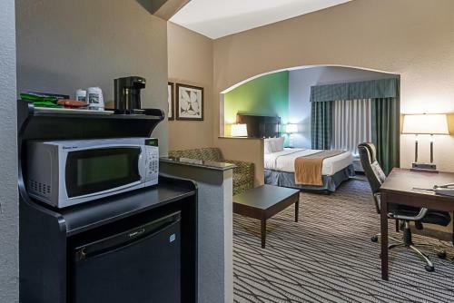Hotel Quality Suites Sulphur