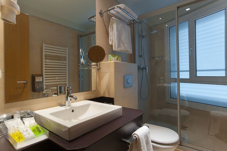 Hotel Sercotel Codina