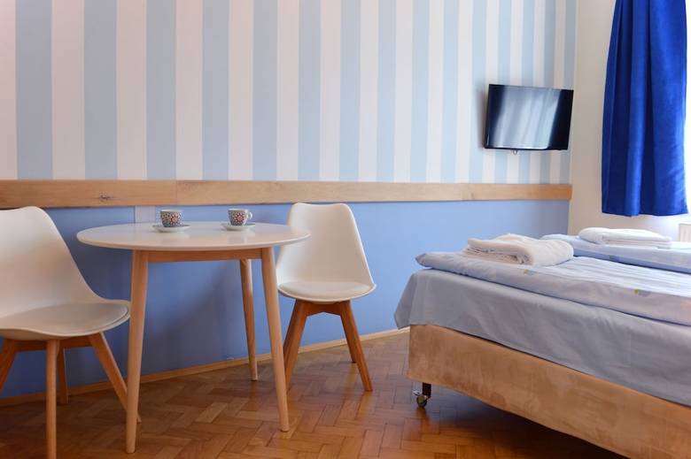 Hostal Cybulskiego Guest Rooms