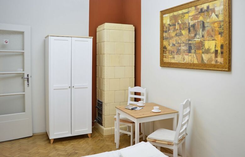 Hostal Cybulskiego Guest Rooms