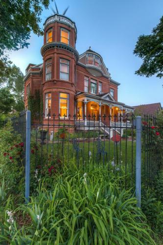 Bed & Breakfast Lumber Baron Inn And Gardens