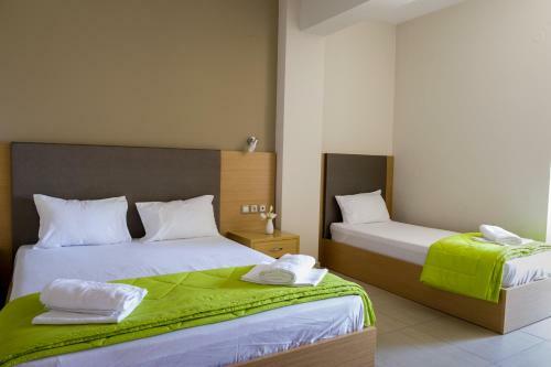 Niriides Studios And Apartments