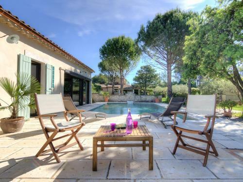 Holiday Home Chemin Bezert Carpentras