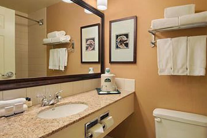 Hotel Wingate By Wyndham - Edmonton West