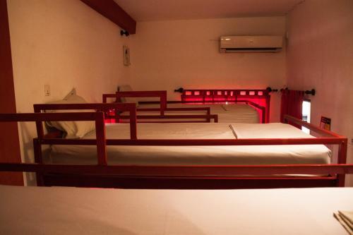 Hostal Top Banana Guesthouse & Rooftop Bar