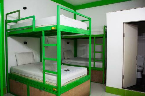 Hostal Top Banana Guesthouse & Rooftop Bar