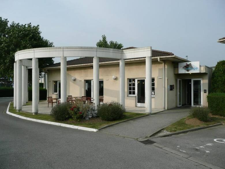 Cottage Hotel