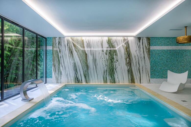 Inter-hotel Le Chateau Des Reynats