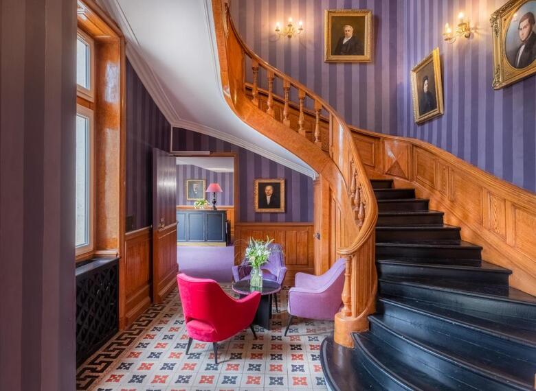 Inter-hotel Le Chateau Des Reynats